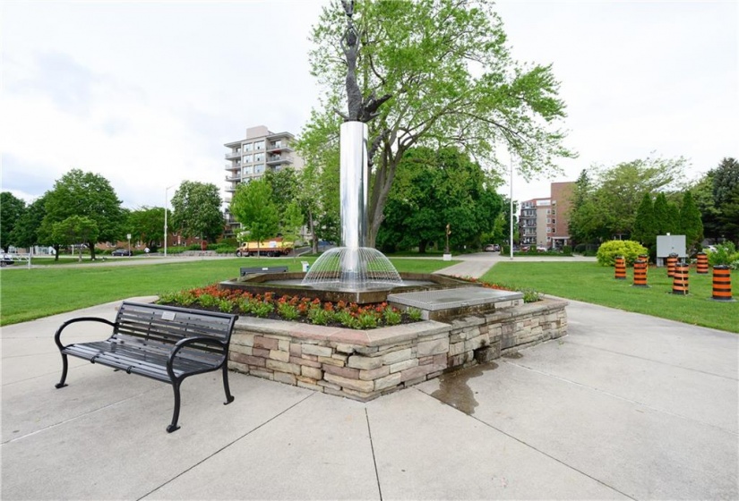 1377 LAKESHORE Road, Burlington, Ontario L7S 1B1, 1 Bedroom Bedrooms, ,1 BathroomBathrooms,Residential,Sale,LAKESHORE,H4205131