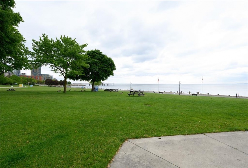 1377 LAKESHORE Road, Burlington, Ontario L7S 1B1, 1 Bedroom Bedrooms, ,1 BathroomBathrooms,Residential,Sale,LAKESHORE,H4205131