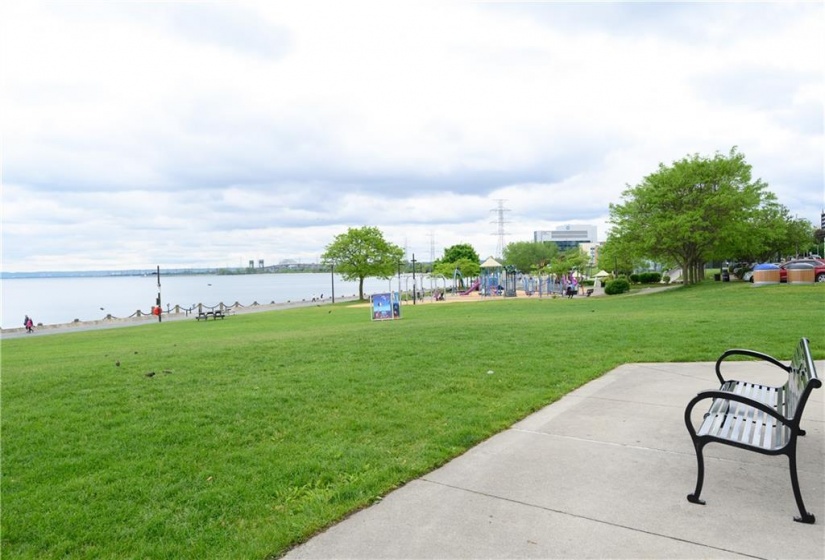 1377 LAKESHORE Road, Burlington, Ontario L7S 1B1, 1 Bedroom Bedrooms, ,1 BathroomBathrooms,Residential,Sale,LAKESHORE,H4205131