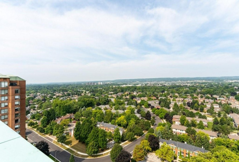 1276 MAPLE CROSSING Boulevard, Burlington, Ontario L7S 2J9, 1 Bedroom Bedrooms, ,1 BathroomBathrooms,Residential,Sale,MAPLE CROSSING,H4204943