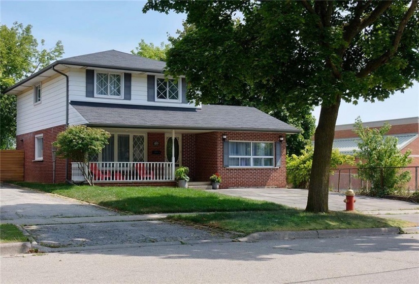 1217 TAVISTOCK Drive, Burlington, Ontario L7P 2N6, 4 Bedrooms Bedrooms, ,3 BathroomsBathrooms,Residential,Sale,TAVISTOCK,H4204946