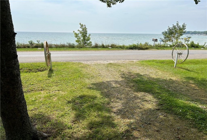 2431 LAKESHORE Road, Dunnville, Ontario N1A 2W8, 3 Bedrooms Bedrooms, ,1 BathroomBathrooms,Residential,Sale,LAKESHORE,H4205068