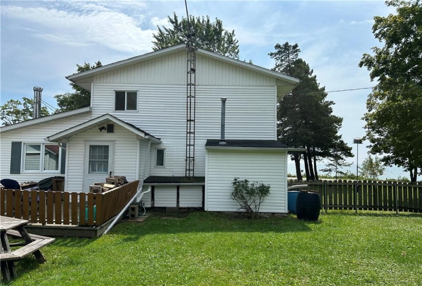 2431 LAKESHORE Road, Dunnville, Ontario N1A 2W8, 3 Bedrooms Bedrooms, ,1 BathroomBathrooms,Residential,Sale,LAKESHORE,H4205068