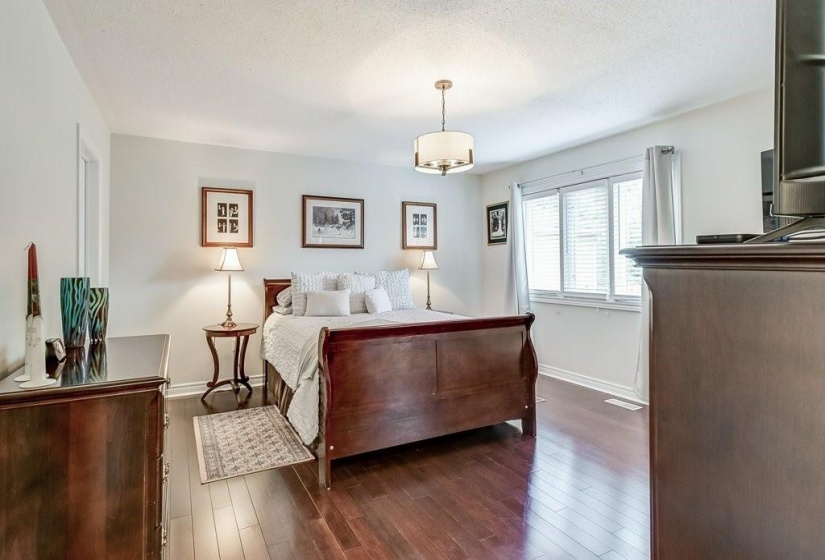 2065 WILLIAM O'CONNELL Boulevard, Burlington, Ontario L7M 4X9, 4 Bedrooms Bedrooms, ,2 BathroomsBathrooms,Residential,Sale,WILLIAM O'CONNELL,H4205471