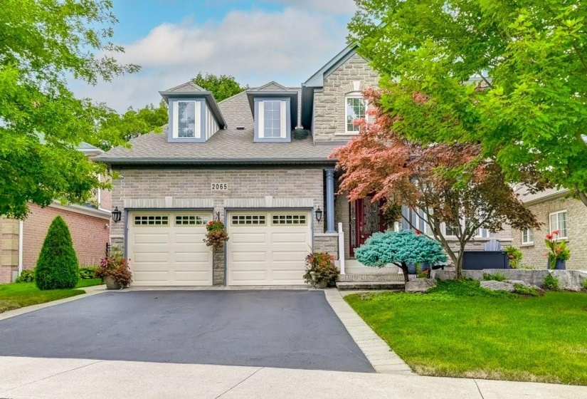 2065 WILLIAM O'CONNELL Boulevard, Burlington, Ontario L7M 4X9, 4 Bedrooms Bedrooms, ,2 BathroomsBathrooms,Residential,Sale,WILLIAM O'CONNELL,H4205471