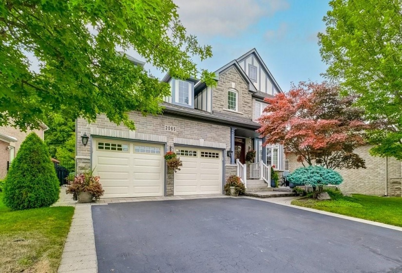 2065 WILLIAM O'CONNELL Boulevard, Burlington, Ontario L7M 4X9, 4 Bedrooms Bedrooms, ,2 BathroomsBathrooms,Residential,Sale,WILLIAM O'CONNELL,H4205471