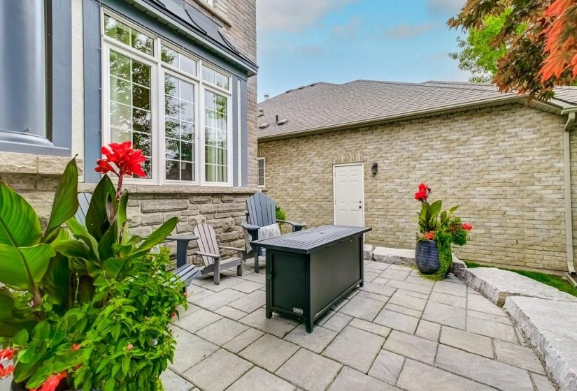 2065 WILLIAM O'CONNELL Boulevard, Burlington, Ontario L7M 4X9, 4 Bedrooms Bedrooms, ,2 BathroomsBathrooms,Residential,Sale,WILLIAM O'CONNELL,H4205471