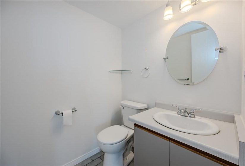 5090 Pinedale Avenue, Burlington, Ontario L7L 3V8, 1 Bedroom Bedrooms, ,1 BathroomBathrooms,Residential,Sale,Pinedale,H4205193