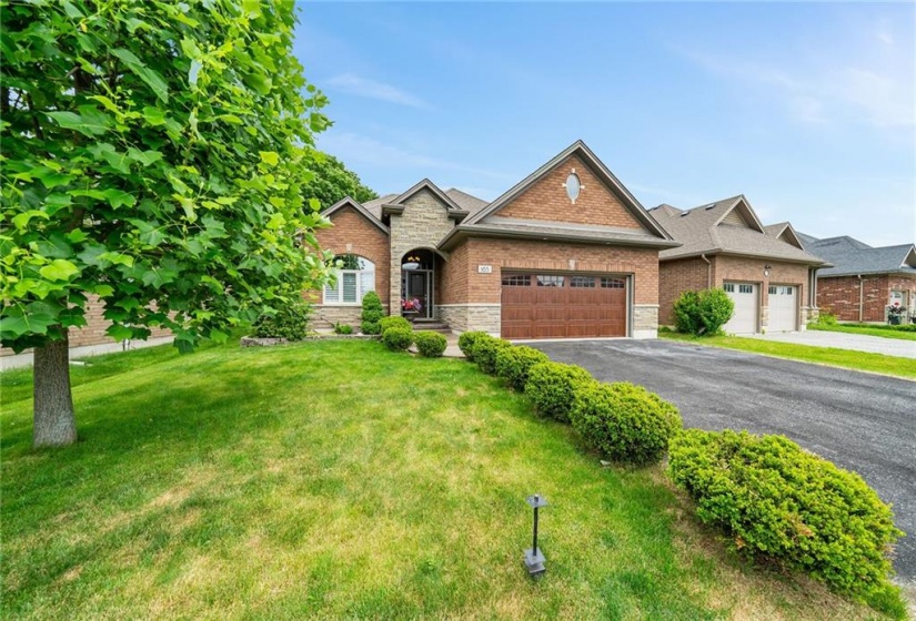 165 WOODWAY Trail, Simcoe, Ontario N3Y 0B8, 3 Bedrooms Bedrooms, ,3 BathroomsBathrooms,Residential,Sale,WOODWAY,H4205317