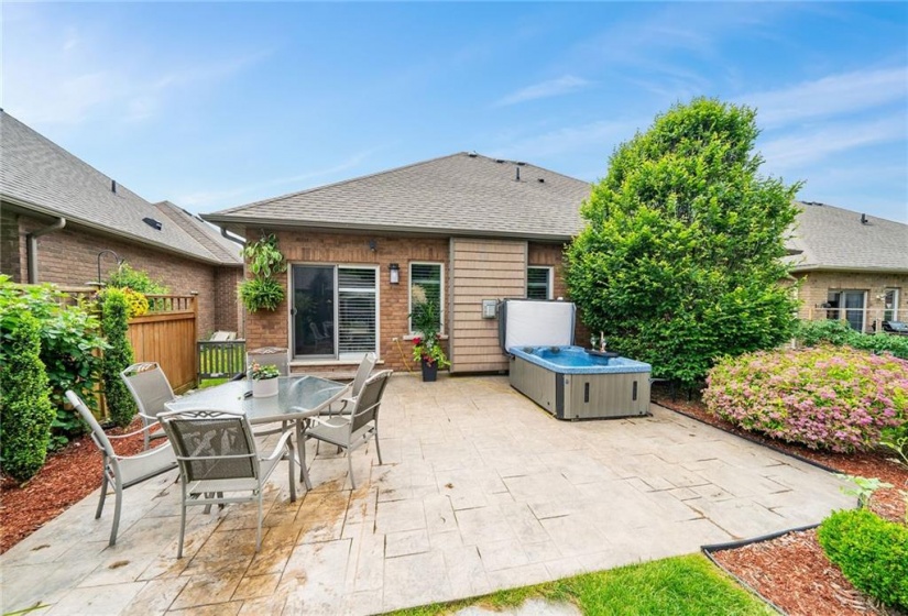 165 WOODWAY Trail, Simcoe, Ontario N3Y 0B8, 3 Bedrooms Bedrooms, ,3 BathroomsBathrooms,Residential,Sale,WOODWAY,H4205317