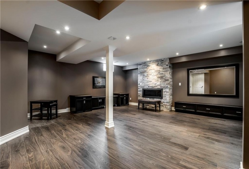 2062 GORDIE TAPP Crescent, Burlington, Ontario L7M 4X9, 5 Bedrooms Bedrooms, ,3 BathroomsBathrooms,Residential,Sale,GORDIE TAPP,H4205330