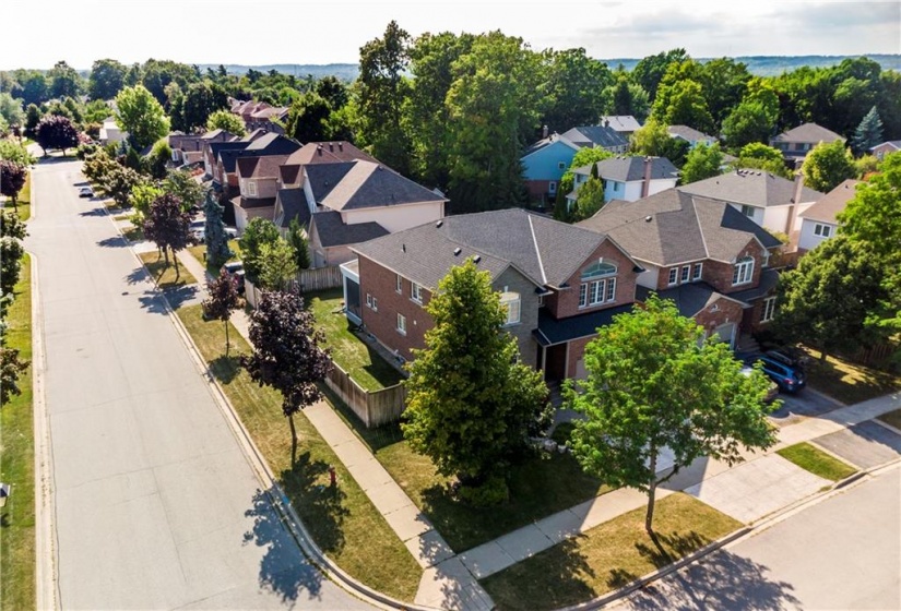 2062 GORDIE TAPP Crescent, Burlington, Ontario L7M 4X9, 5 Bedrooms Bedrooms, ,3 BathroomsBathrooms,Residential,Sale,GORDIE TAPP,H4205330