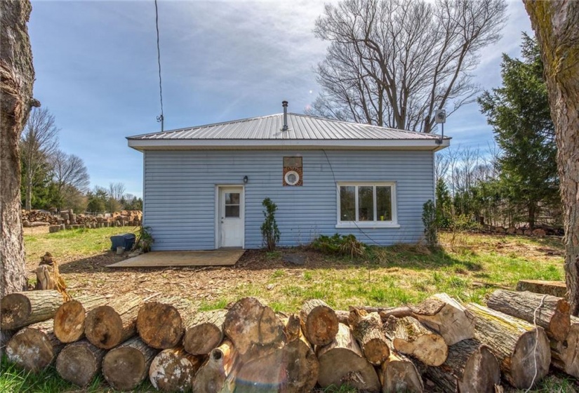 1686 10th Concession Road, Langton, Ontario N0E 1G0, 3 Bedrooms Bedrooms, ,1 BathroomBathrooms,Residential,Sale,10th Concession,H4202732