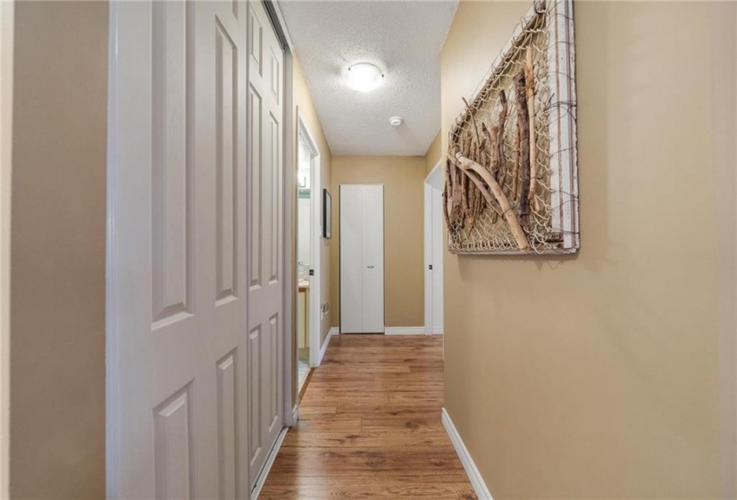 1270 MAPLE CROSSING Boulevard, Burlington, Ontario L7S 2J3, 2 Bedrooms Bedrooms, ,1 BathroomBathrooms,Residential,Sale,MAPLE CROSSING,H4205407