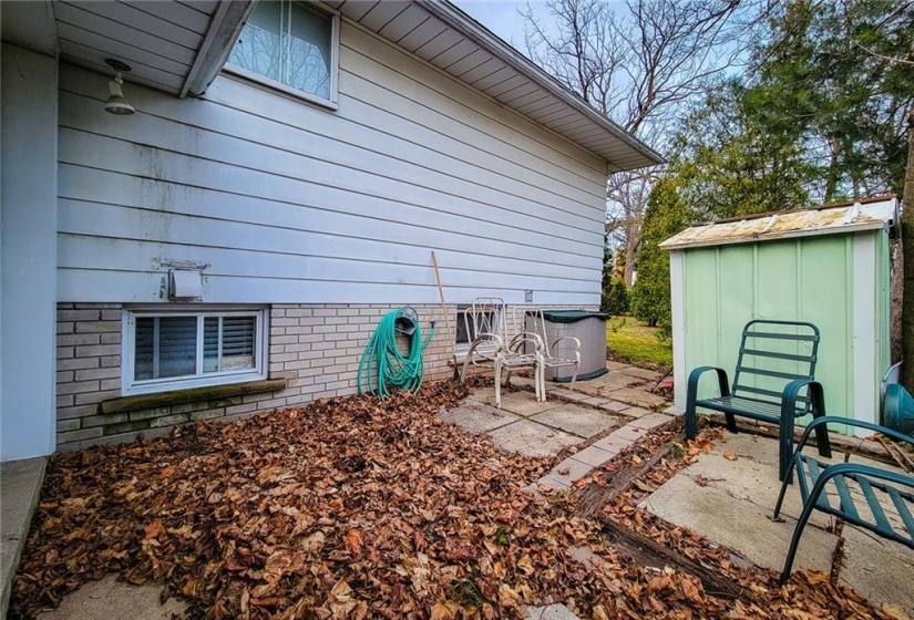 2145 Sandringham Drive, Burlington, Ontario L7P 1T8, 3 Bedrooms Bedrooms, ,2 BathroomsBathrooms,Residential,Sale,Sandringham,H4205545