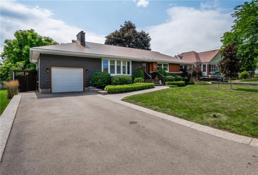 976 DANFORTH Avenue, Burlington, Ontario L7T 1S8, 4 Bedrooms Bedrooms, ,2 BathroomsBathrooms,Residential,Sale,DANFORTH,H4205786