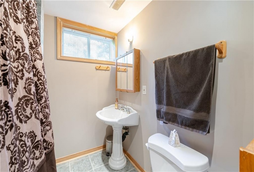 8045 APPLEBY Line, Milton, Ontario L9E 0M4, 4 Bedrooms Bedrooms, ,3 BathroomsBathrooms,Residential,Sale,APPLEBY,H4205846