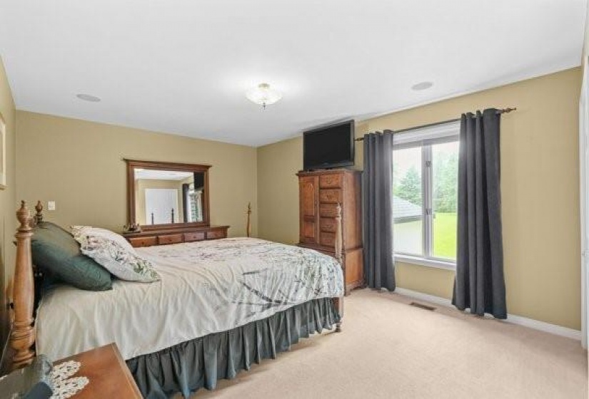 7385 Milburough Line, Milton, Ontario L0P 1B0, 4 Bedrooms Bedrooms, ,2 BathroomsBathrooms,Residential,Sale,Milburough,H4204883