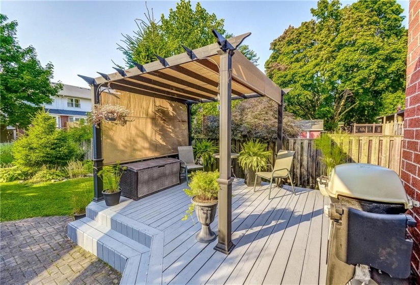 Back deck with pergola