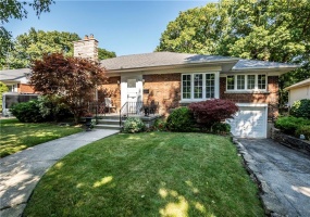 393 River Side Drive, Oakville, Ontario L6K 3N6, 4 Bedrooms Bedrooms, ,1 BathroomBathrooms,Residential,Sale,River Side,H4205889