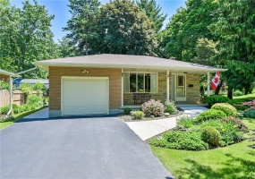 1 Eden Place, Simcoe, Ontario N3Y 3K9, 4 Bedrooms Bedrooms, ,2 BathroomsBathrooms,Residential,Sale,Eden,H4206479