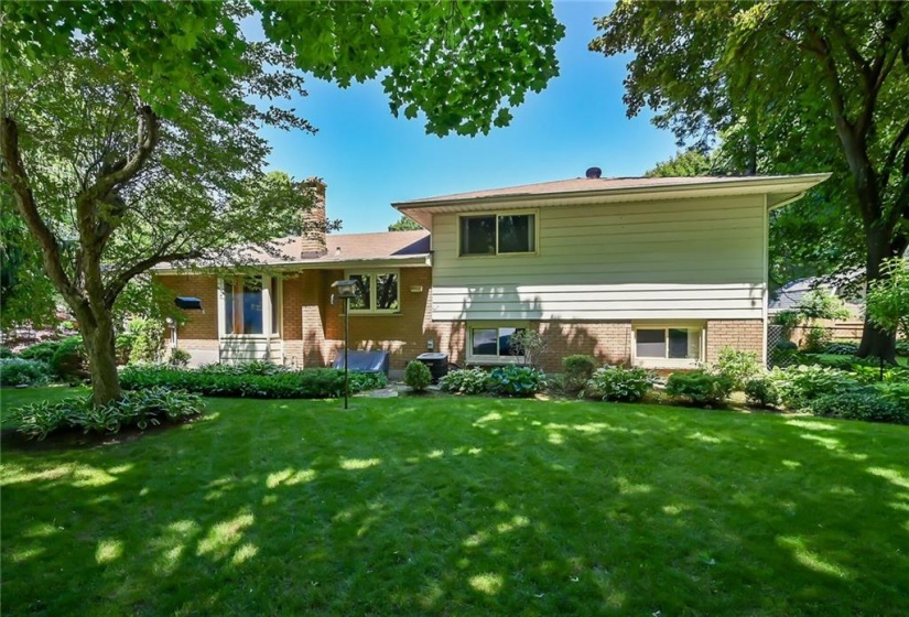 1 Eden Place, Simcoe, Ontario N3Y 3K9, 4 Bedrooms Bedrooms, ,2 BathroomsBathrooms,Residential,Sale,Eden,H4206479