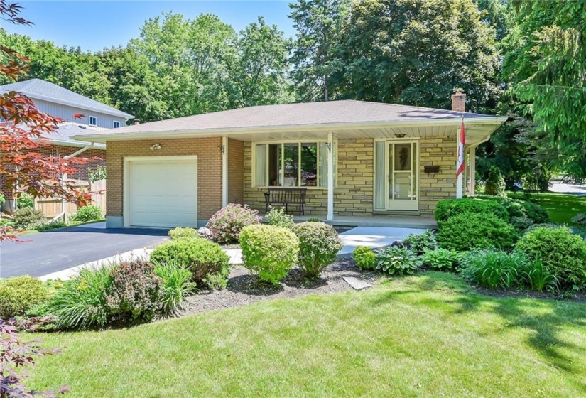 1 Eden Place, Simcoe, Ontario N3Y 3K9, 4 Bedrooms Bedrooms, ,2 BathroomsBathrooms,Residential,Sale,Eden,H4206479