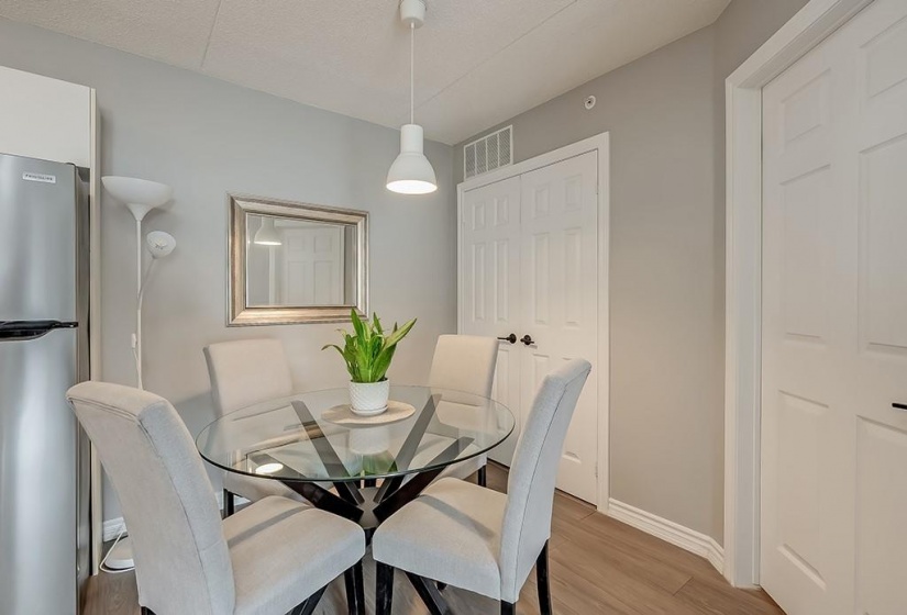 1441 WALKER'S Line, Burlington, Ontario L7M 4P2, 1 Bedroom Bedrooms, ,1 BathroomBathrooms,Residential,Sale,WALKER'S,H4206277