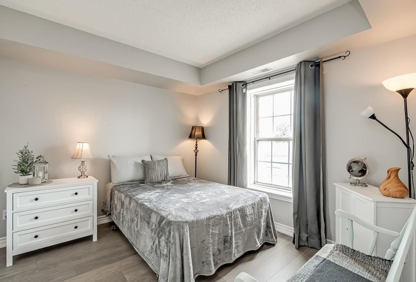 1441 WALKER'S Line, Burlington, Ontario L7M 4P2, 1 Bedroom Bedrooms, ,1 BathroomBathrooms,Residential,Sale,WALKER'S,H4206277