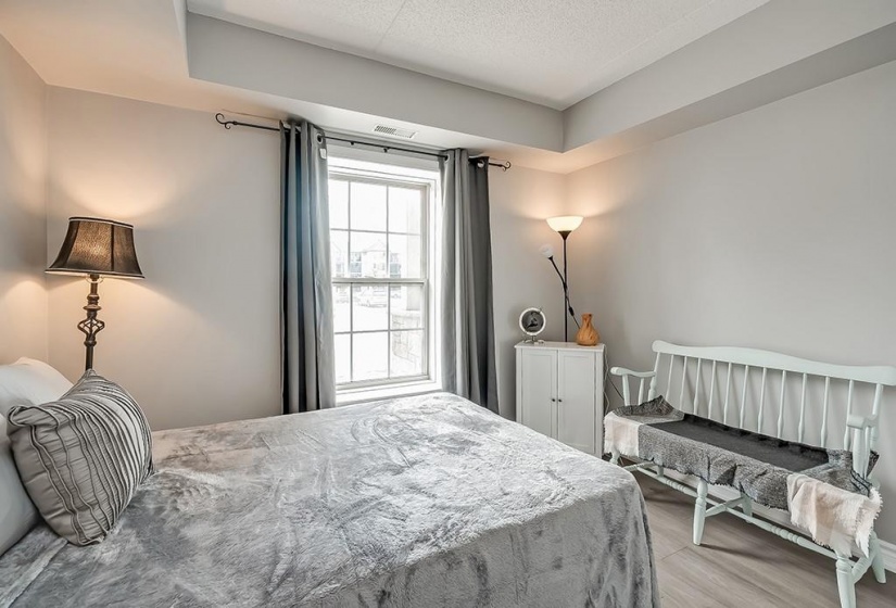 1441 WALKER'S Line, Burlington, Ontario L7M 4P2, 1 Bedroom Bedrooms, ,1 BathroomBathrooms,Residential,Sale,WALKER'S,H4206277