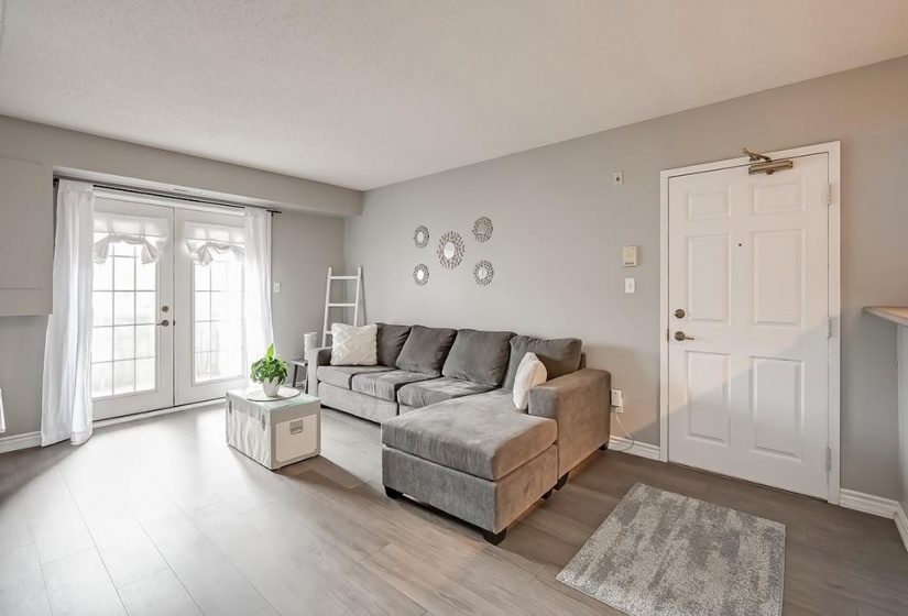 1441 WALKER'S Line, Burlington, Ontario L7M 4P2, 1 Bedroom Bedrooms, ,1 BathroomBathrooms,Residential,Sale,WALKER'S,H4206277