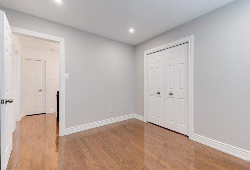 Bedroom 2 w/hardwood & LED Potlights