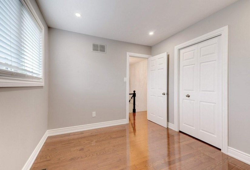 Bedroom 3 w/hardwood & LED Potlights