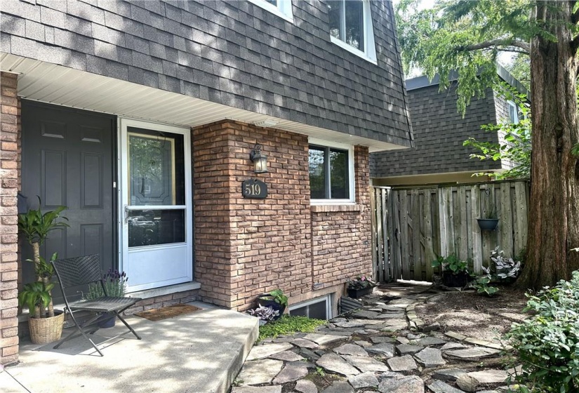 519 TIMBER Lane, Burlington, Ontario L7L 2B1, 3 Bedrooms Bedrooms, ,1 BathroomBathrooms,Residential,Sale,TIMBER,H4206681