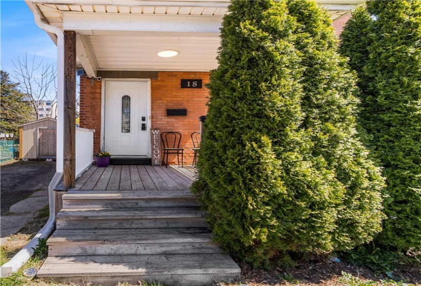 18 PRINCE Street, St. Catharines, Ontario L2R 3X7, 3 Bedrooms Bedrooms, ,1 BathroomBathrooms,Residential,Sale,PRINCE,H4206709