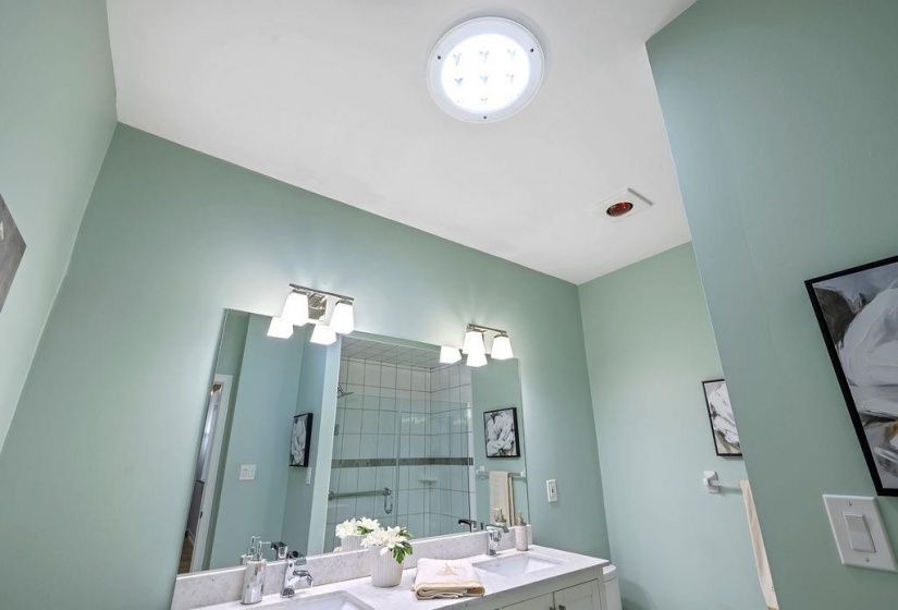 Tubular skylight brings in natural light