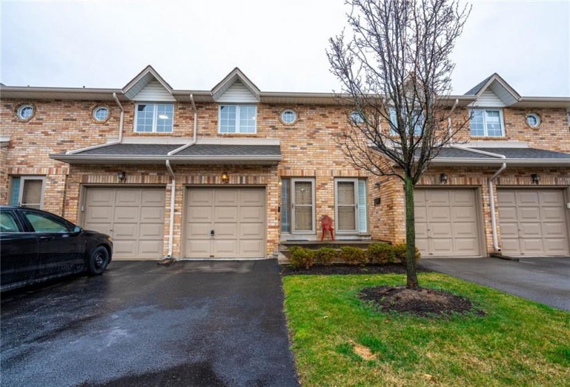 2025 CLEAVER Avenue, Burlington, Ontario L7M 4H8, 2 Bedrooms Bedrooms, ,2 BathroomsBathrooms,Residential,Sale,CLEAVER,H4206863