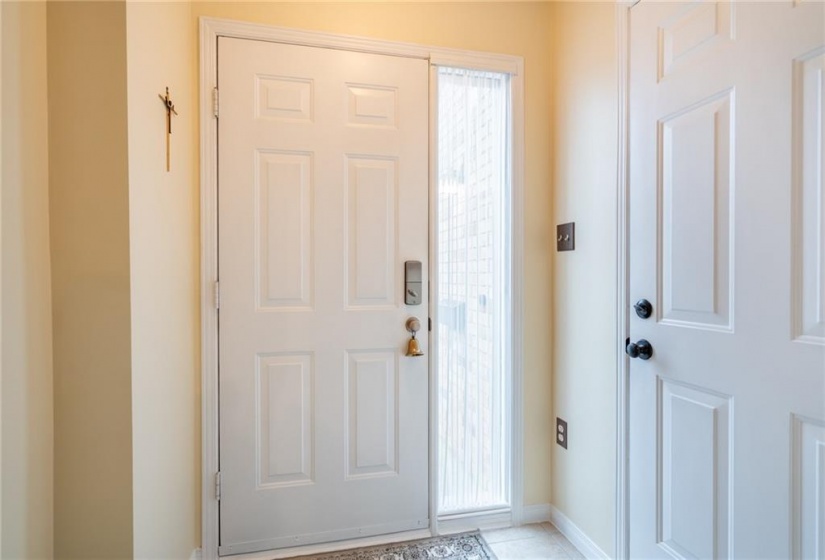 2025 CLEAVER Avenue, Burlington, Ontario L7M 4H8, 2 Bedrooms Bedrooms, ,2 BathroomsBathrooms,Residential,Sale,CLEAVER,H4206863