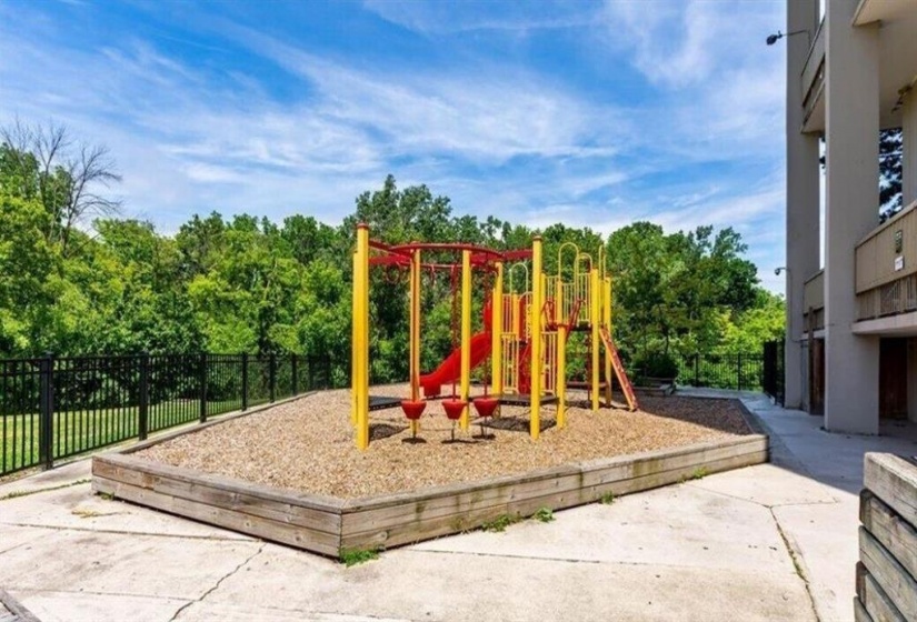 Play structure