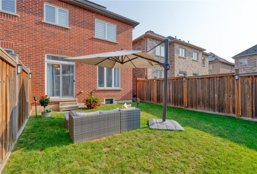 106 SUMMERBERRY Way, Hamilton, Ontario L9B 0G1, 3 Bedrooms Bedrooms, ,2 BathroomsBathrooms,Residential,Sale,SUMMERBERRY,H4206891