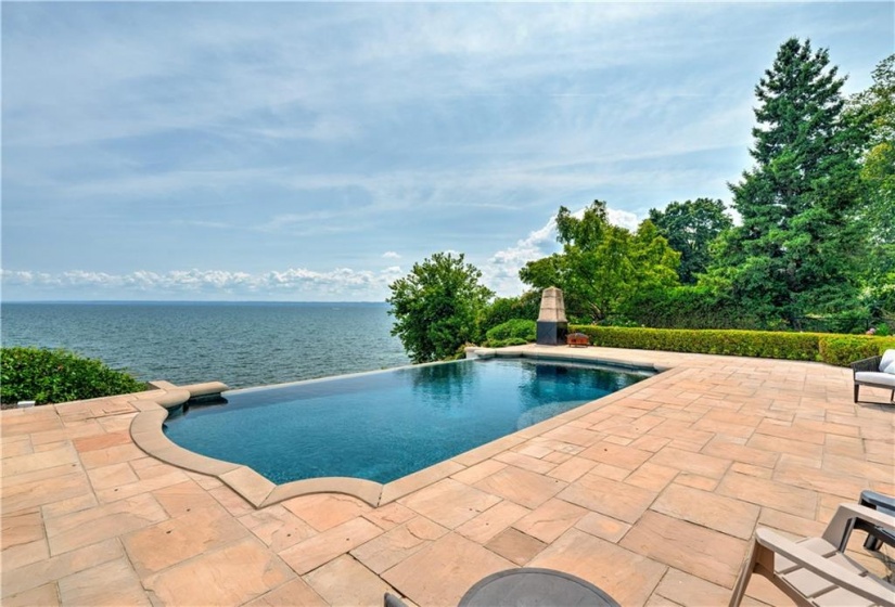 4410 LAKESHORE Road, Burlington, Ontario L7L 1B4, 5 Bedrooms Bedrooms, ,2 BathroomsBathrooms,Residential,Sale,LAKESHORE,H4206918