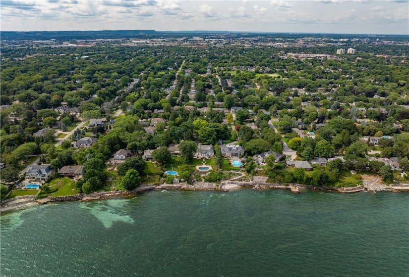 4410 LAKESHORE Road, Burlington, Ontario L7L 1B4, 5 Bedrooms Bedrooms, ,2 BathroomsBathrooms,Residential,Sale,LAKESHORE,H4206918