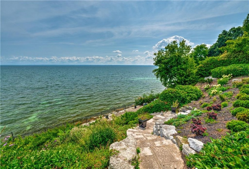 4410 LAKESHORE Road, Burlington, Ontario L7L 1B4, 5 Bedrooms Bedrooms, ,2 BathroomsBathrooms,Residential,Sale,LAKESHORE,H4206918