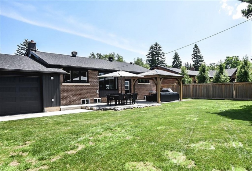 118 SENECA Drive, Ancaster, Ontario L9G 3B9, 4 Bedrooms Bedrooms, ,2 BathroomsBathrooms,Residential,Sale,SENECA,H4194467