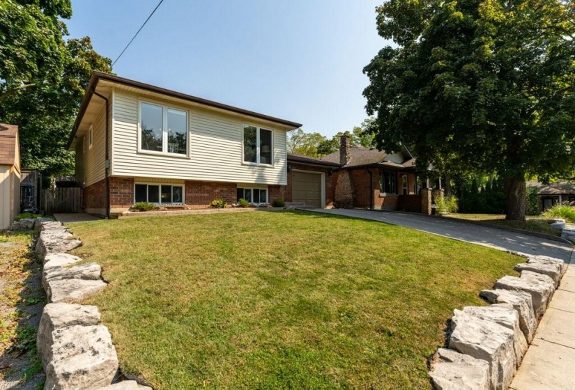 17 George Street, Waterdown, Ontario L0R 2H0, 4 Bedrooms Bedrooms, ,2 BathroomsBathrooms,Residential,Sale,George,H4206957