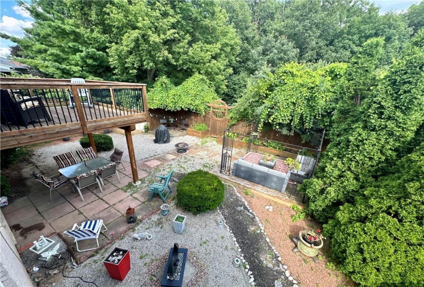 Backyard with access to Bruleville Nature park.