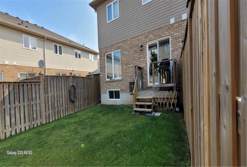 82 Charleswood Crescent, Hamilton, Ontario L0R 1P0, 3 Bedrooms Bedrooms, ,2 BathroomsBathrooms,Residential,Sale,Charleswood,H4207034