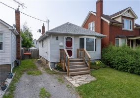 49 CHELSEA Street, St. Catharines, Ontario L2P 3B5, 2 Bedrooms Bedrooms, ,2 BathroomsBathrooms,Residential,Sale,CHELSEA,H4200844