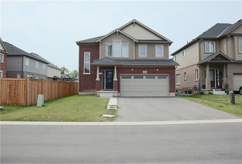 4256 SHUTTLEWORTH Drive, Niagara Falls, Ontario L2G 3R6, 4 Bedrooms Bedrooms, ,2 BathroomsBathrooms,Residential,Sale,SHUTTLEWORTH,H4205337