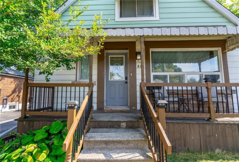 239 EAST 22ND Street, Hamilton, Ontario L8V 2V8, 3 Bedrooms Bedrooms, ,3 BathroomsBathrooms,Residential,Sale,EAST 22ND,H4206333